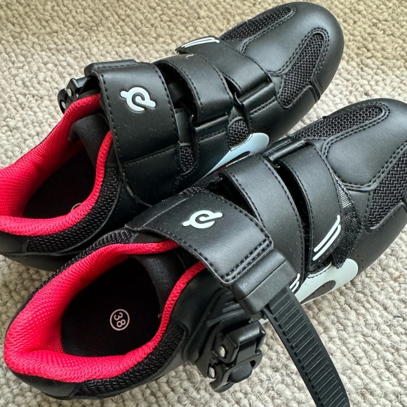 BRAND NEW Peloton Shoes (size 38) (never been worn) - Picture 3 of 4